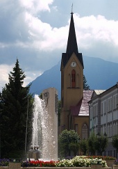 Kostol a fontána