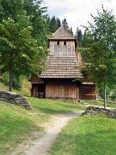 Vzácny drevený kostol v Zuberci