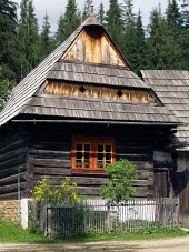 Drevený ľudový dom v múzeu Zuberec