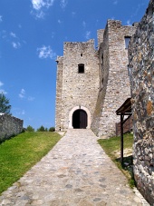 Vstup do hradu Strečno