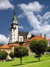 Hlavné námestie, kostol a hrad v Kremnici