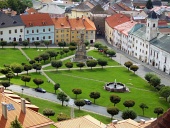 Letecký pohľad na mesto Kremnica v lete