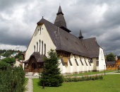 Kostol svätej Anny v obci Oravská Lesná na Slovensku