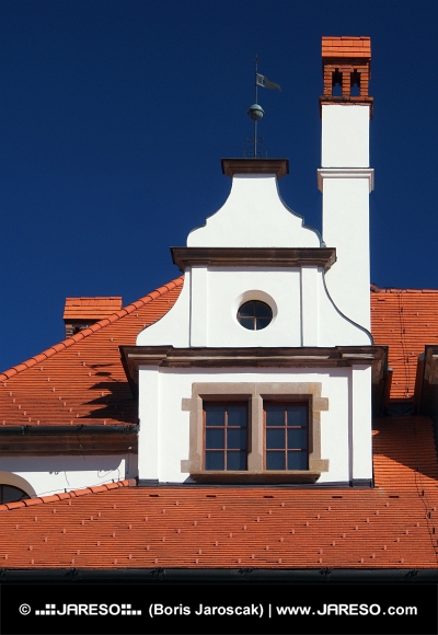 Unikátna stredoveká strecha s komínom