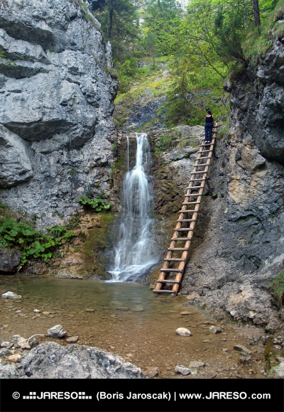 Vodopád a rebrík v Kvačianskej doline