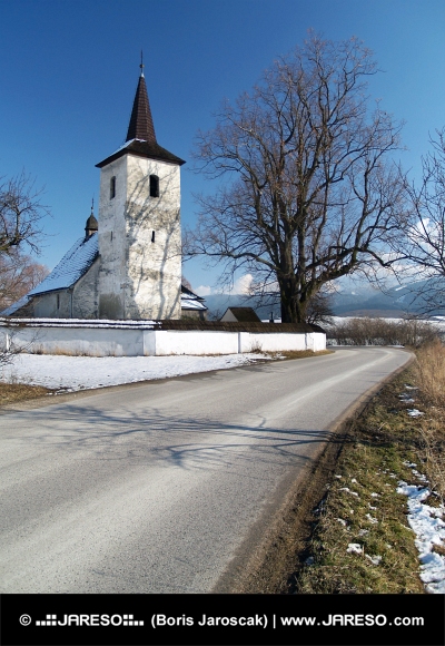 Zimná cesta do kostola v Ludrovej