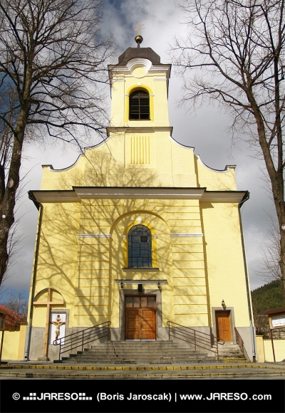 Kostol svätého Kríža v Lúčkach na Slovensku