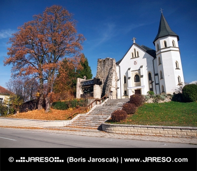 Gotický kostol v obci Mošovce, Slovensko