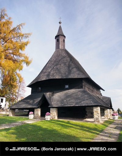 Drevený kostol v meste Tvrdošín na Slovensku