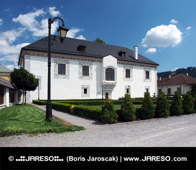 Vzácny svadobný palác v meste Bytča na Slovensku